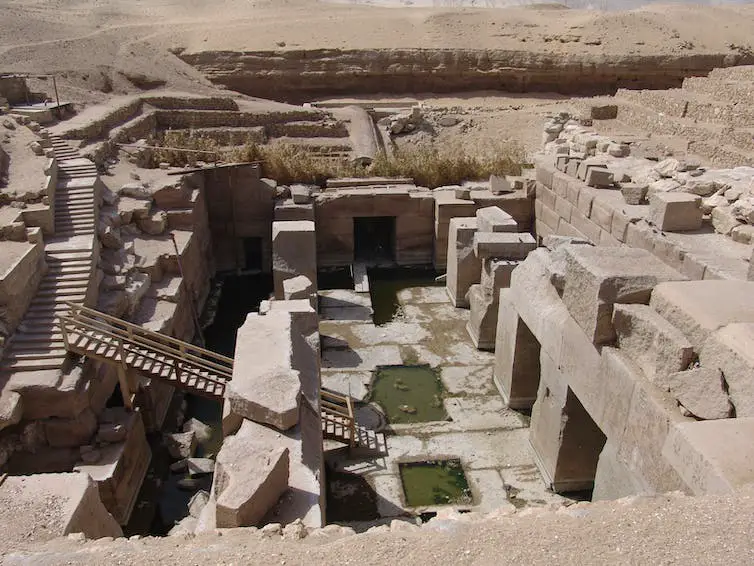 ancient remains of an Egyptian temple in the desert
